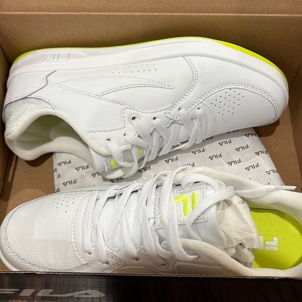 FILA / Women’s TN-83 White Tennis Shoe / Size Women’s 8